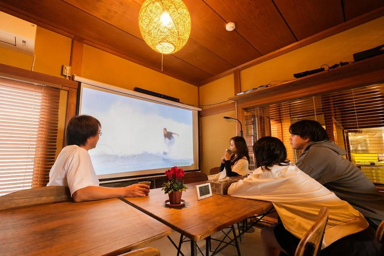 Ferienhaus Villa Surf Republic 湯河原吉浜海岸は最大13名ビーチ徒歩30秒で犬ok晴れでも雨でもbbqok Manazuru